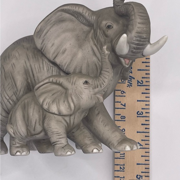 Elephant With Baby Figurine #1411 Porcelain by HOMCO Home Interiors Collectible - Picture 7 of 10